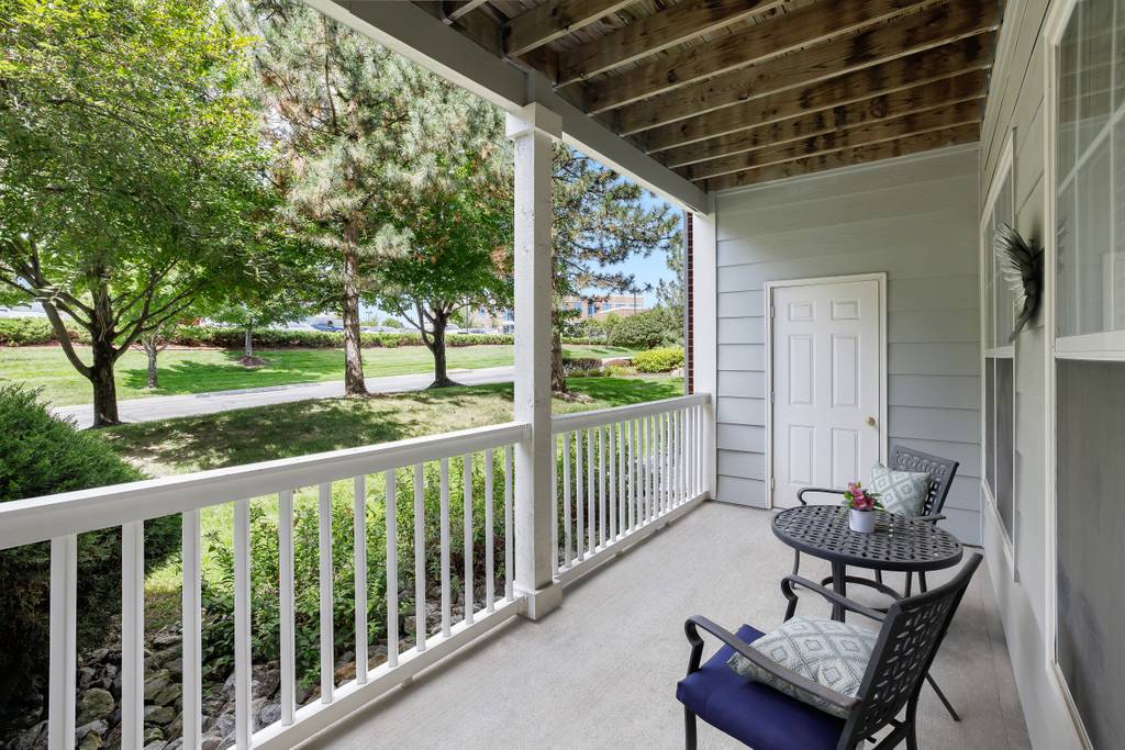 Cambridge Square private patio space - Overland Park, KS