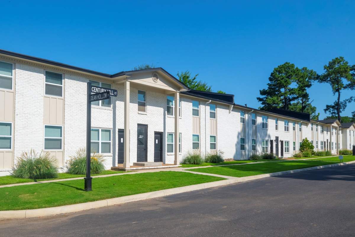 Century Apartments street view exterior - Memphis, TN