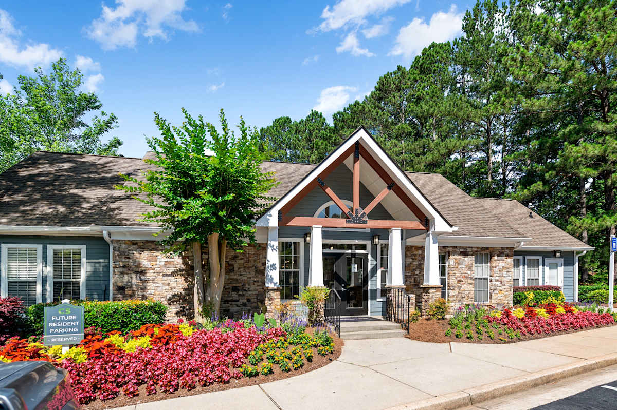 Creekside at White Oak leasing office exterior - Newnan, GA