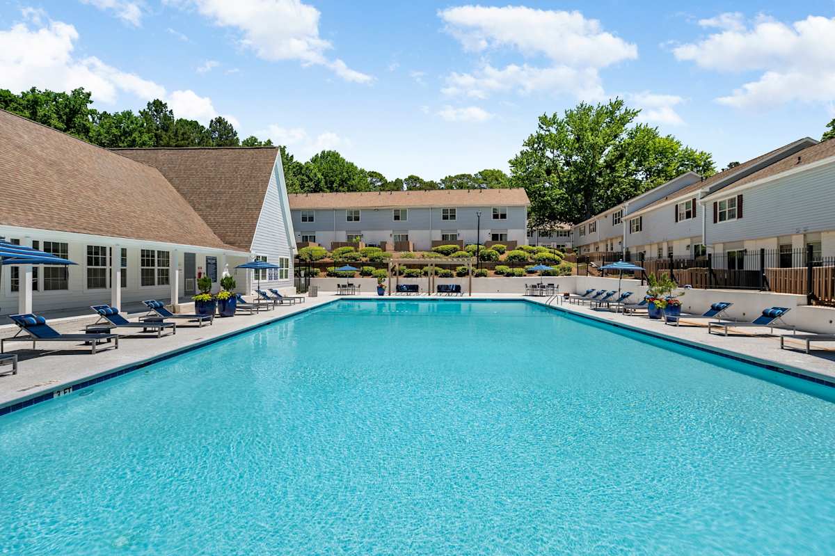 Dunwoody Glen swimming pool view - Atlanta, GA