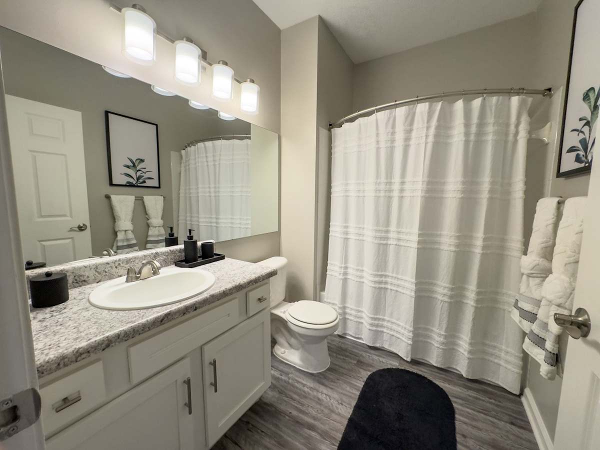 Enclave at Wolfchase model bathroom - Memphis, TN