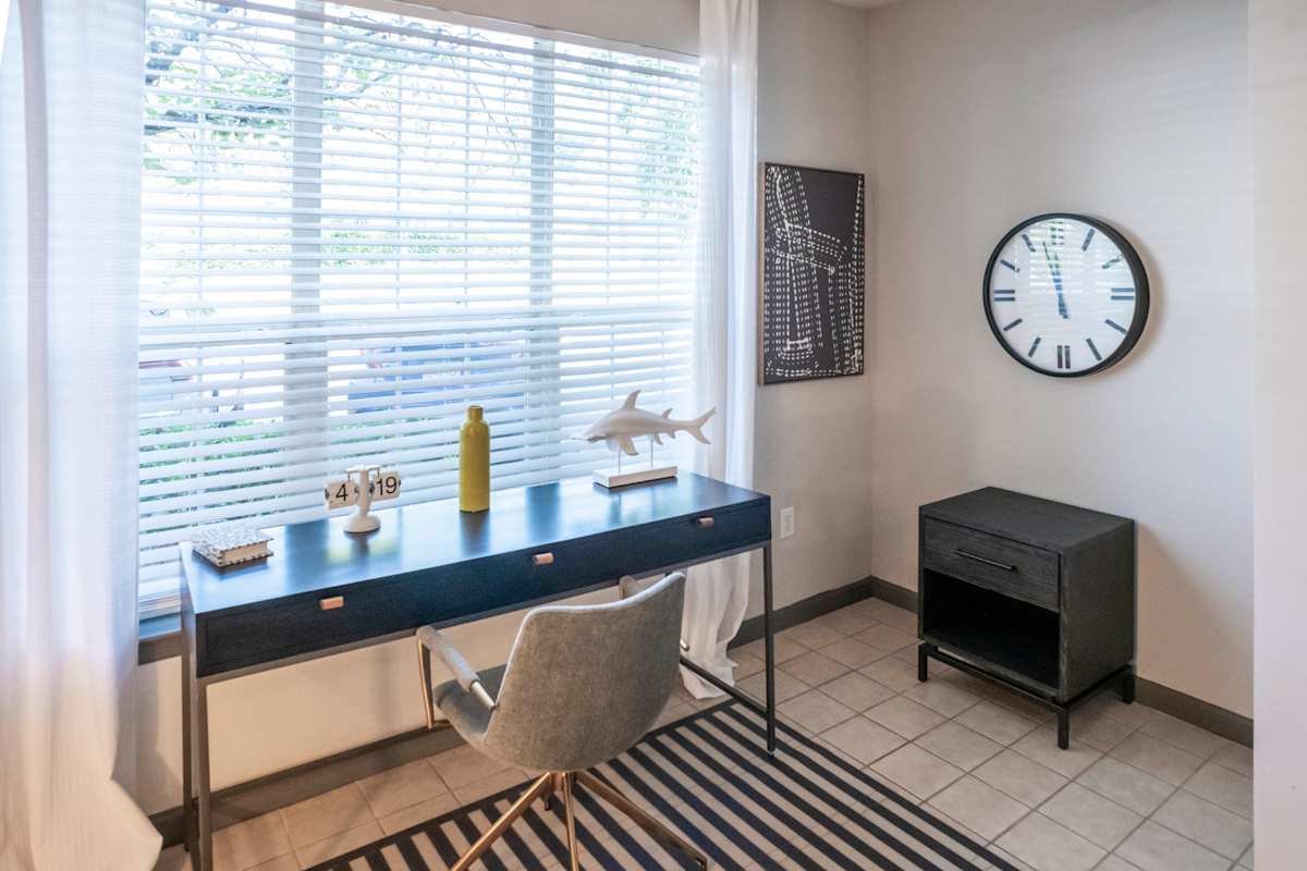 Parc 1346 home office nook in model bedroom - Chattanooga, TN