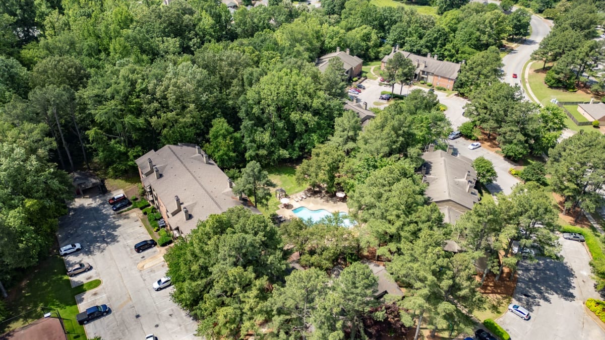 The Summit Apartments aerial view of community and pool - Memphis, TN