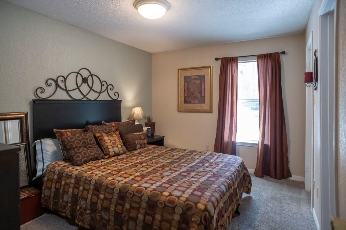 The Summit Apartments model bedroom - Memphis, TN