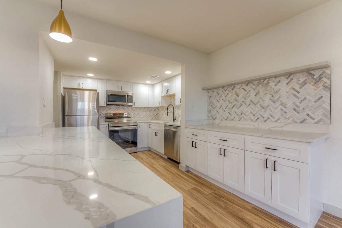 The Garden District Apartments kitchen close-up - Germantown, TN