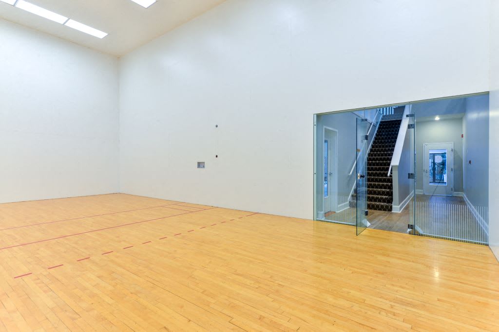 Hampton Woods indoor racquetball court - Shawnee, KS