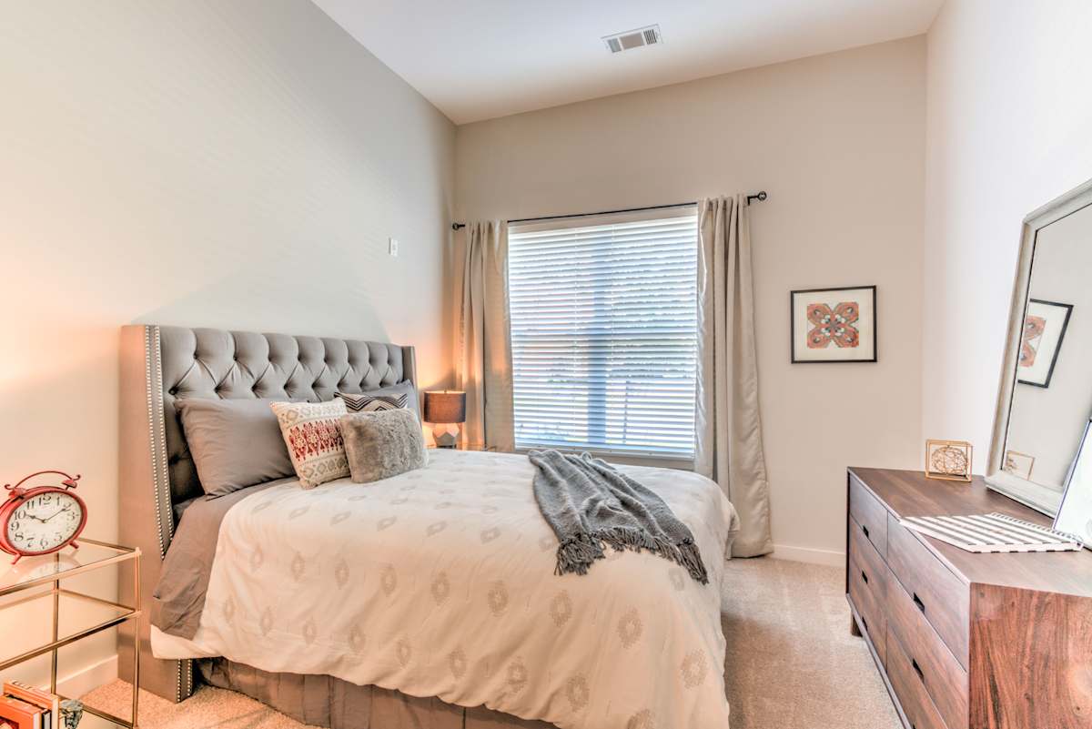 Highland Row model bedroom - Memphis, TN