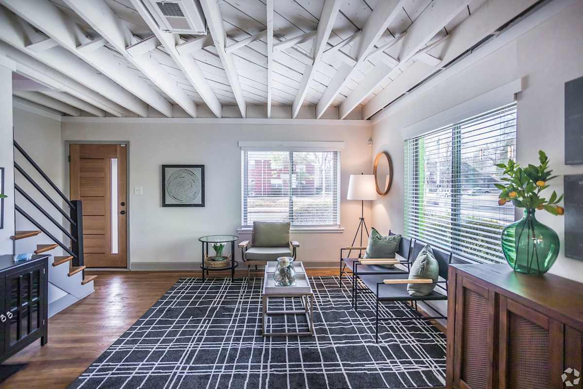 Kiwi Goji leasing office seating area - Memphis, TN