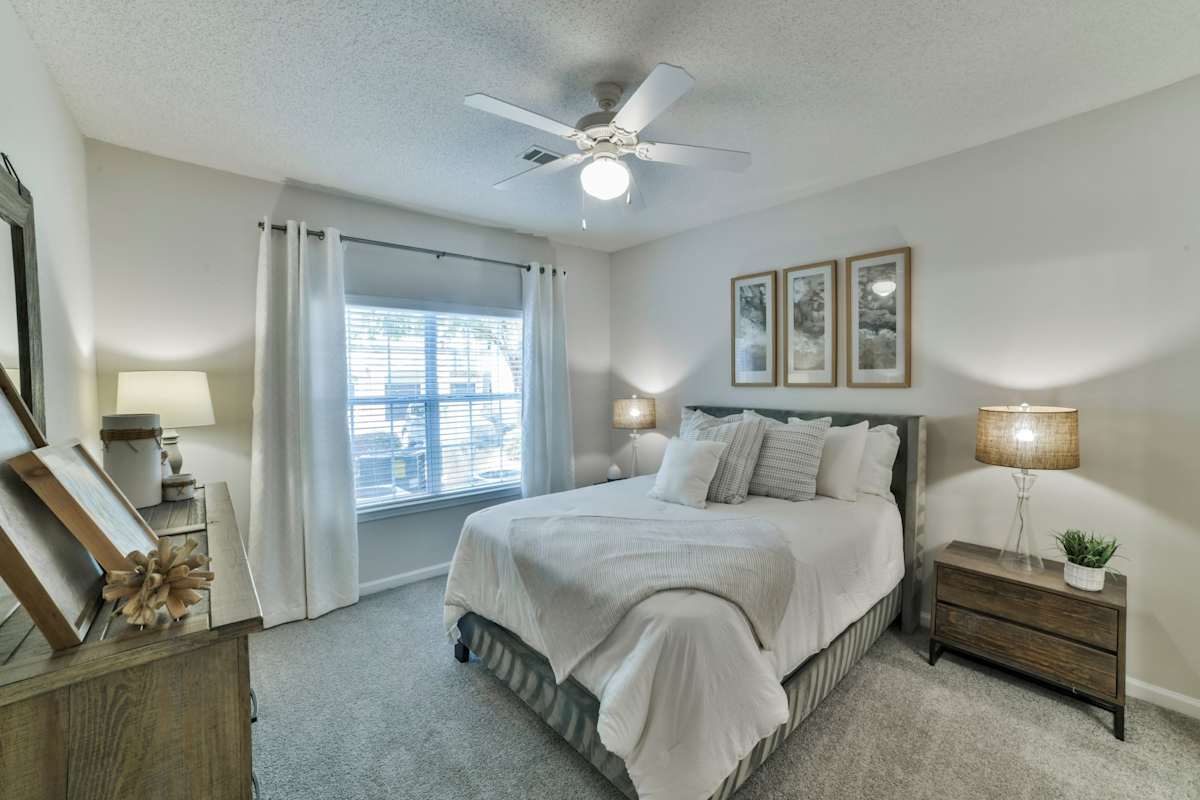 Legends at Charleston Park bedroom with ceiling fan - North Charleston, SC