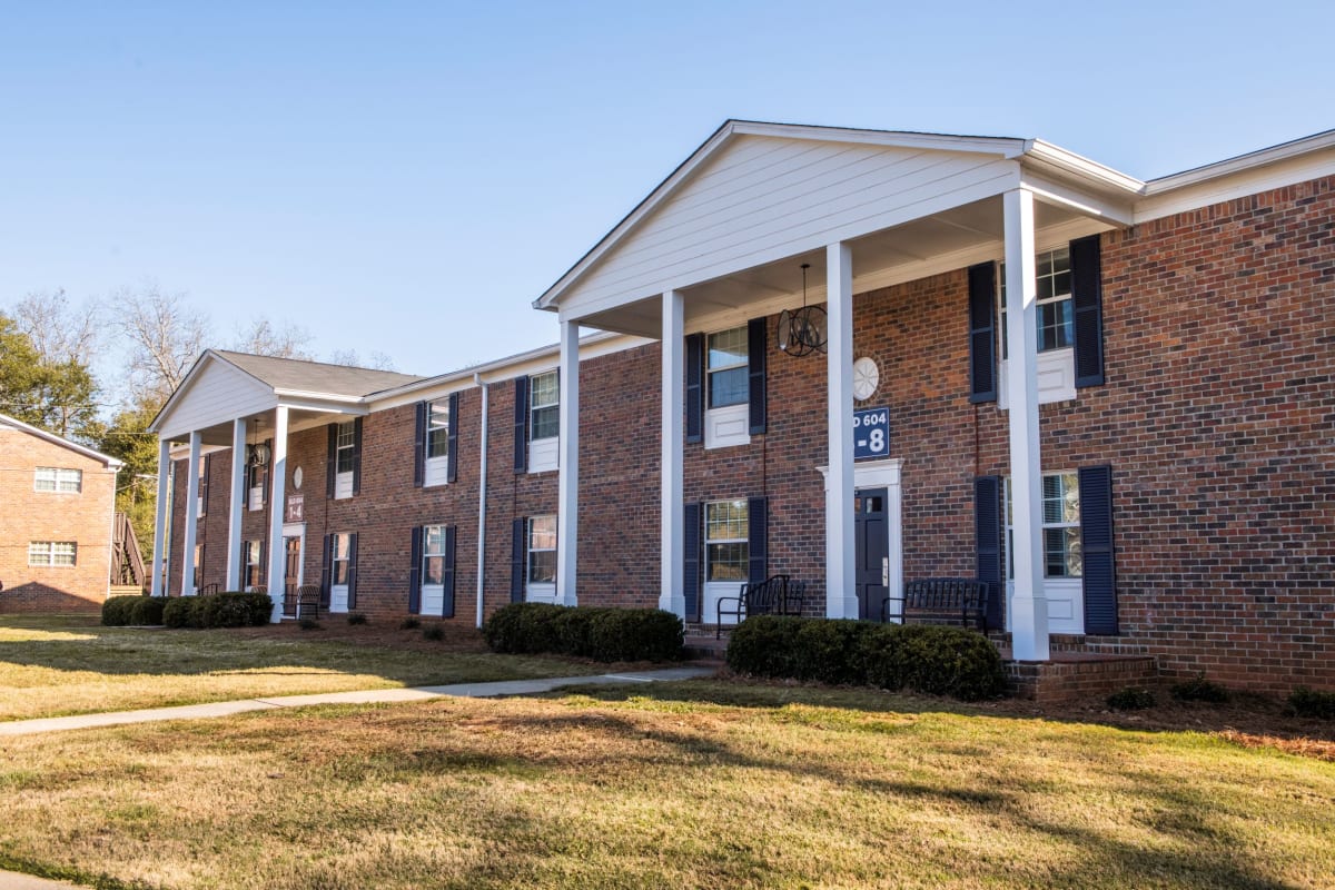 Venue at Carrollton brick apartment building exterior - Carrollton, GA