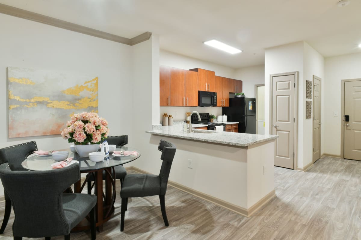 Walden Oaks kitchen and dining area - Anderson, SC