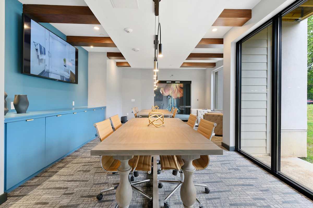 30 Lancaster co-working tables - Wynnewood, PA