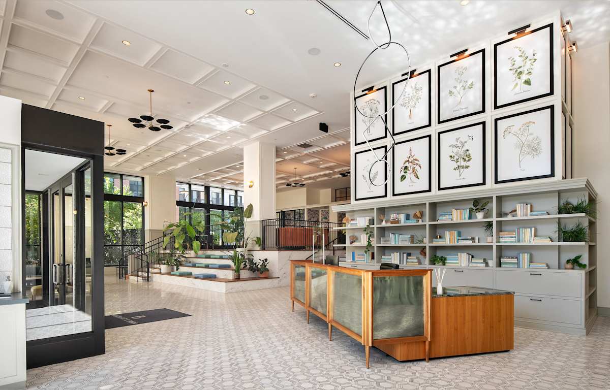 Beckert's Park lobby front desk - Washington, DC