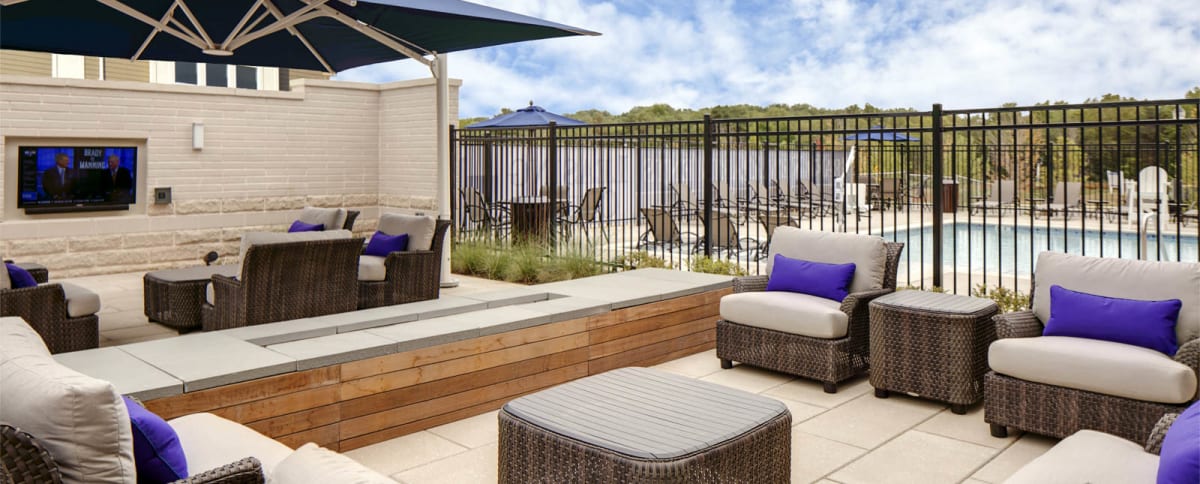 Azure Oxford Square pool lounge area - Hanover, MD