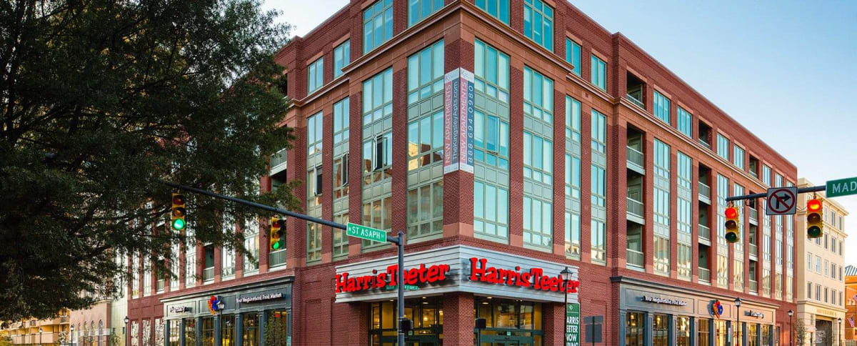 The Kingsley exterior building and Harris Teeter storefront - Alexandria, VA