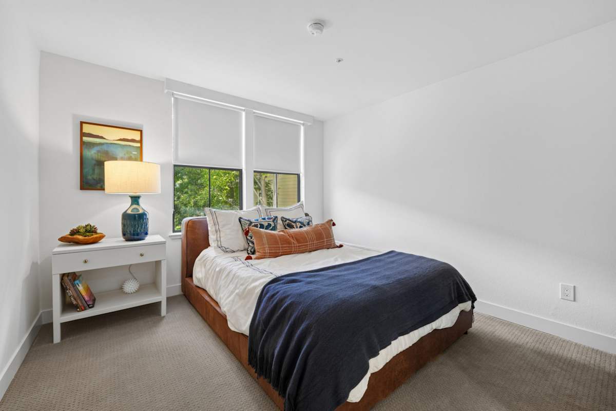 Marlin Cove Apartments bedroom - Foster City, CA