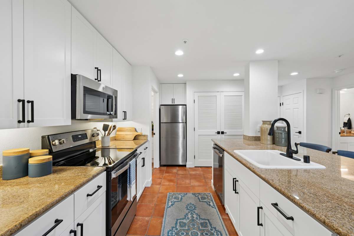 Marlin Cove Apartments apartment kitchen - Foster City, CA