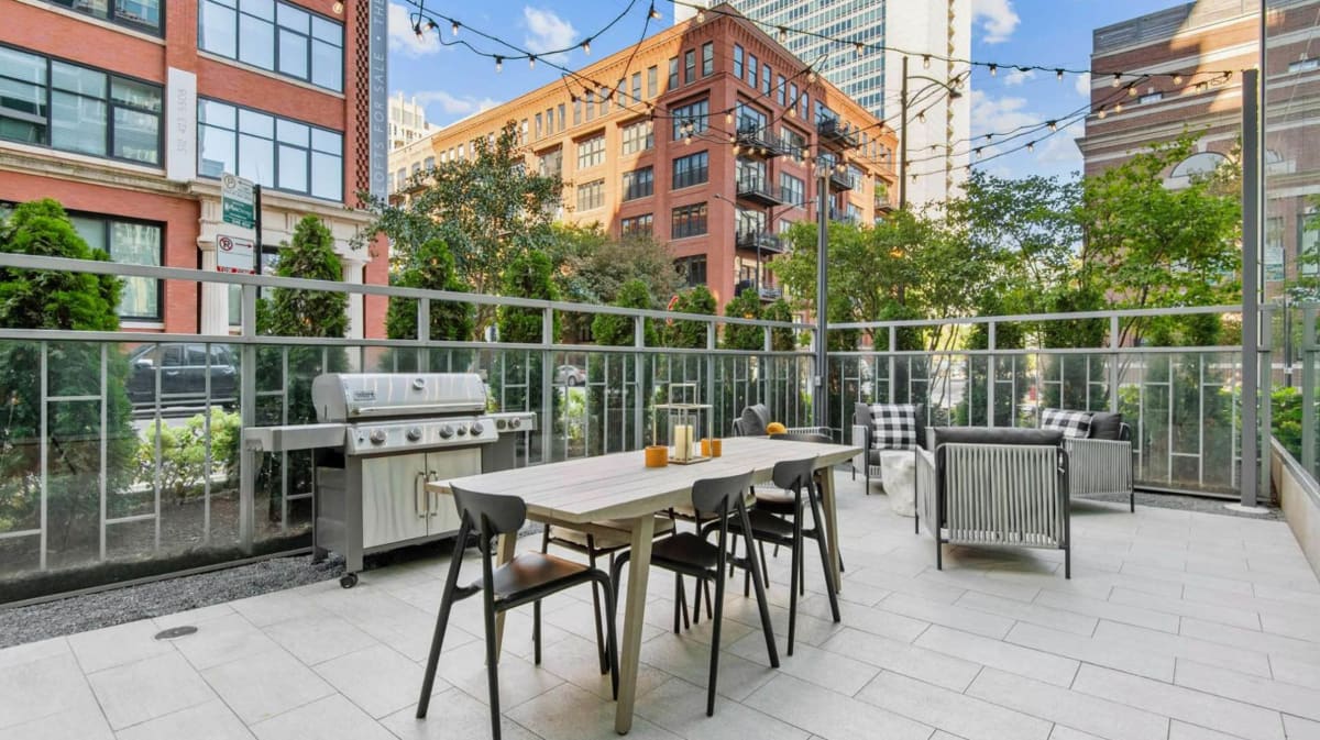 Parc Huron outdoor entertaining terrace - Chicago, IL