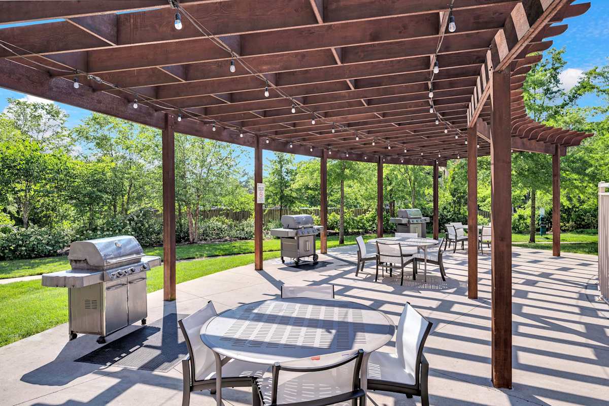 Prosperity Flats outdoor grilling and picnic area - Fairfax, VA
