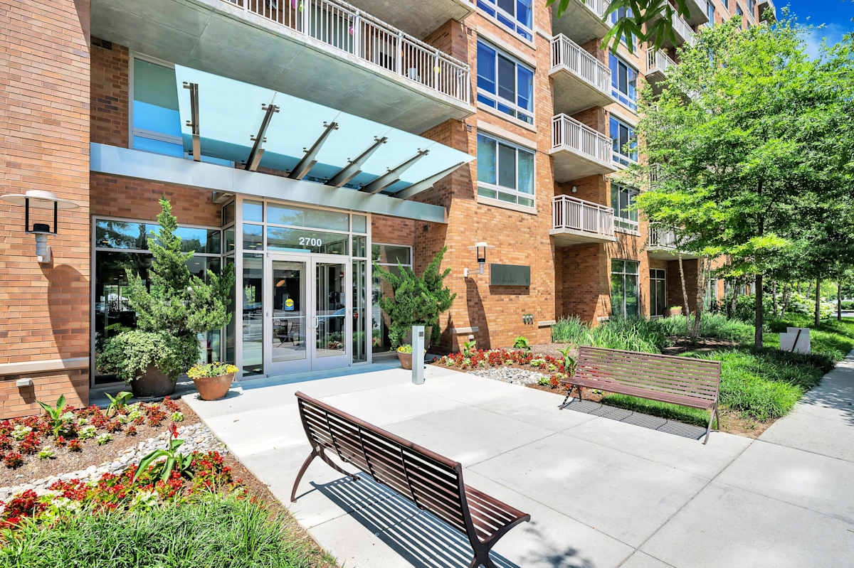 Prosperity Flats main entrance exterior - Fairfax, VA