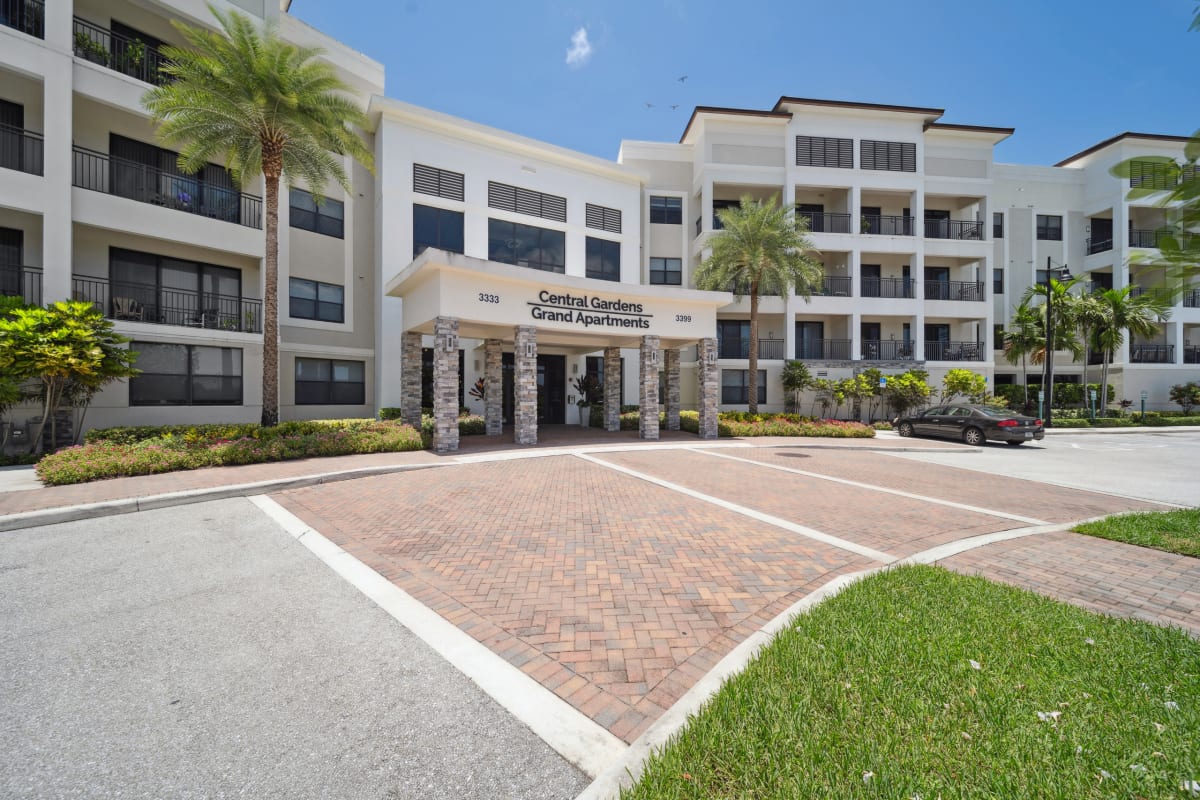 Central Gardens Grand community entrance - Palm Beach Gardens, FL