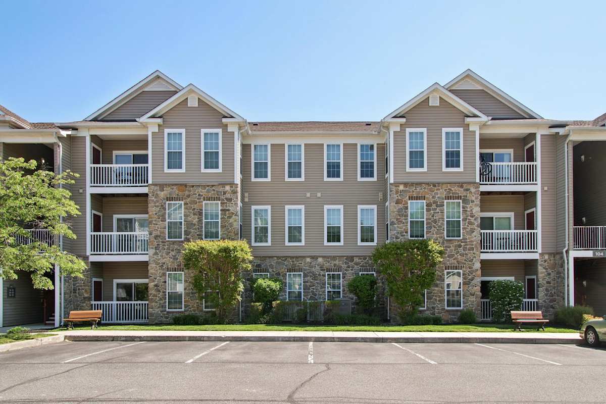 Chesapeake Ridge Apartments exterior parking and building - North East, MD