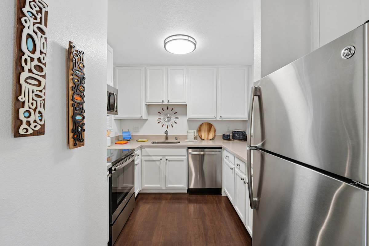 Grove Apartments apartment kitchen - Sunnyvale, CA