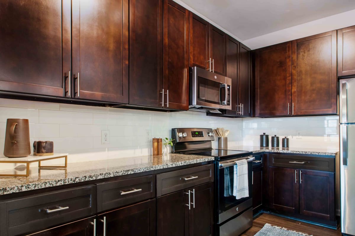 The Haven at Atwater Village apartment kitchen with granite countertops - Malvern, PA