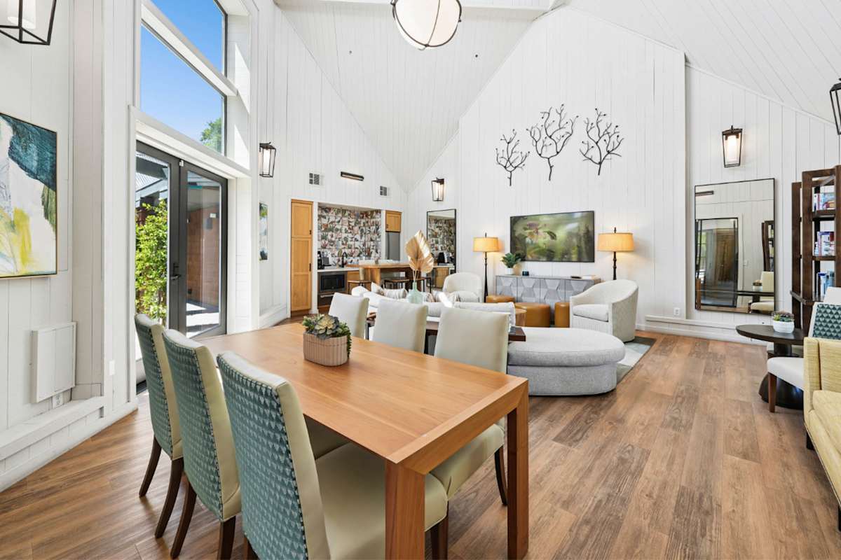 Indian Creek Apartments clubhouse clubroom - Redwood City, CA
