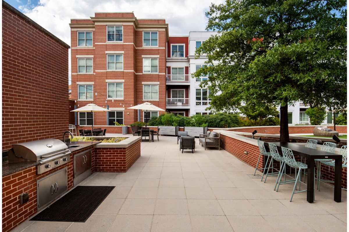 The Kingsley outdoor grills and seating area - Alexandria, VA