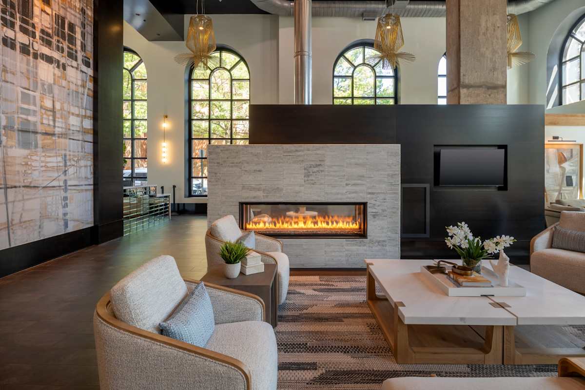 The Kingsley lobby seating area - Alexandria, VA