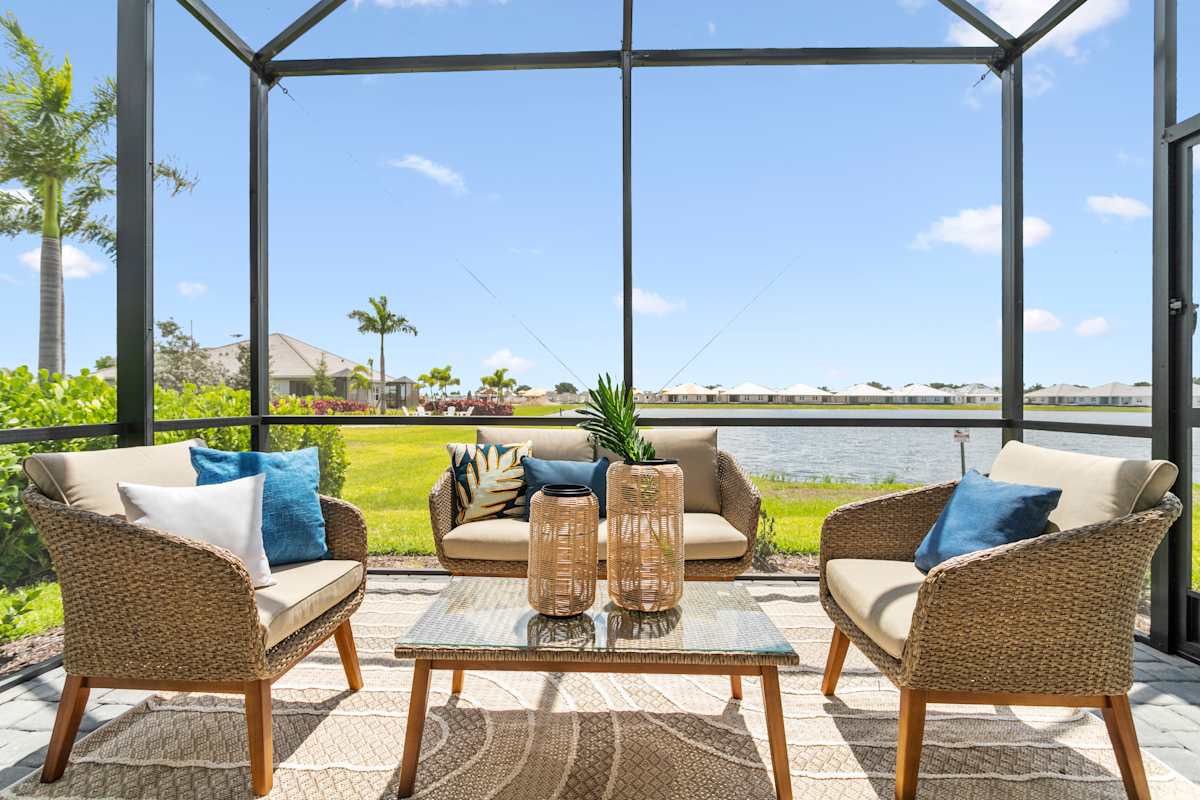 Marisol screened patio with water view - Lakewood Ranch, FL