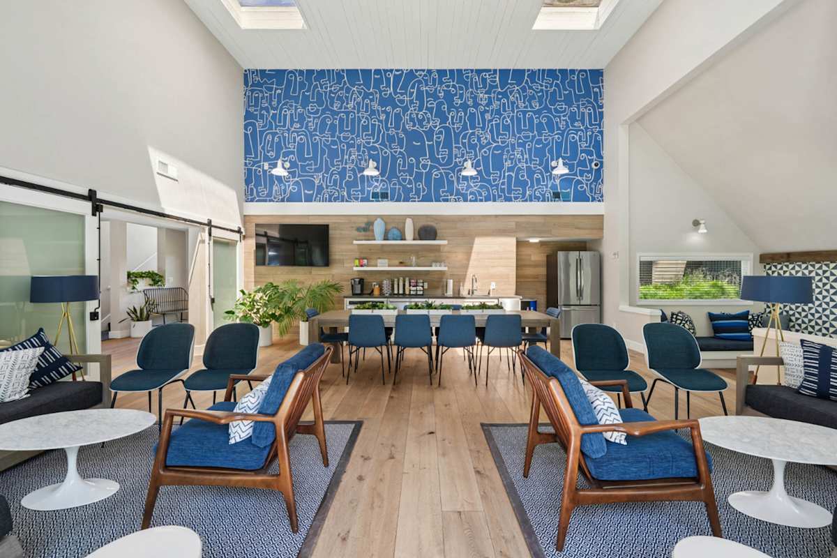 Old Orchard Apartments clubhouse lounge - Santa Clara, CA