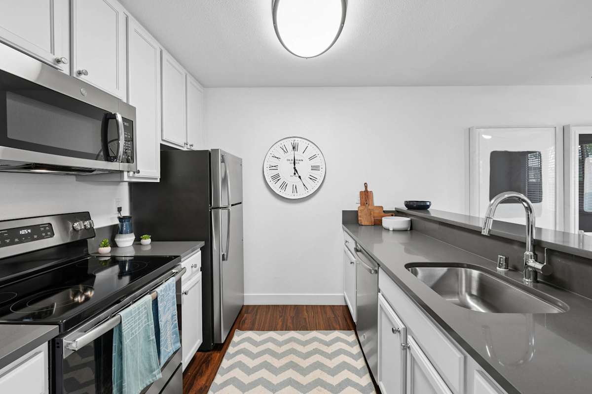 Old Orchard Apartments apartment kitchen interior - Santa Clara, CA