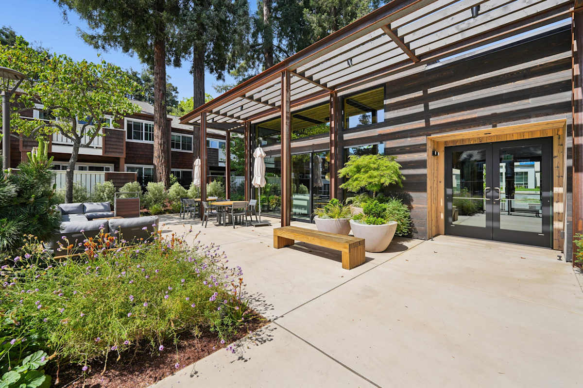 Peartree Apartments clubhouse entrance - Sunnyvale, CA