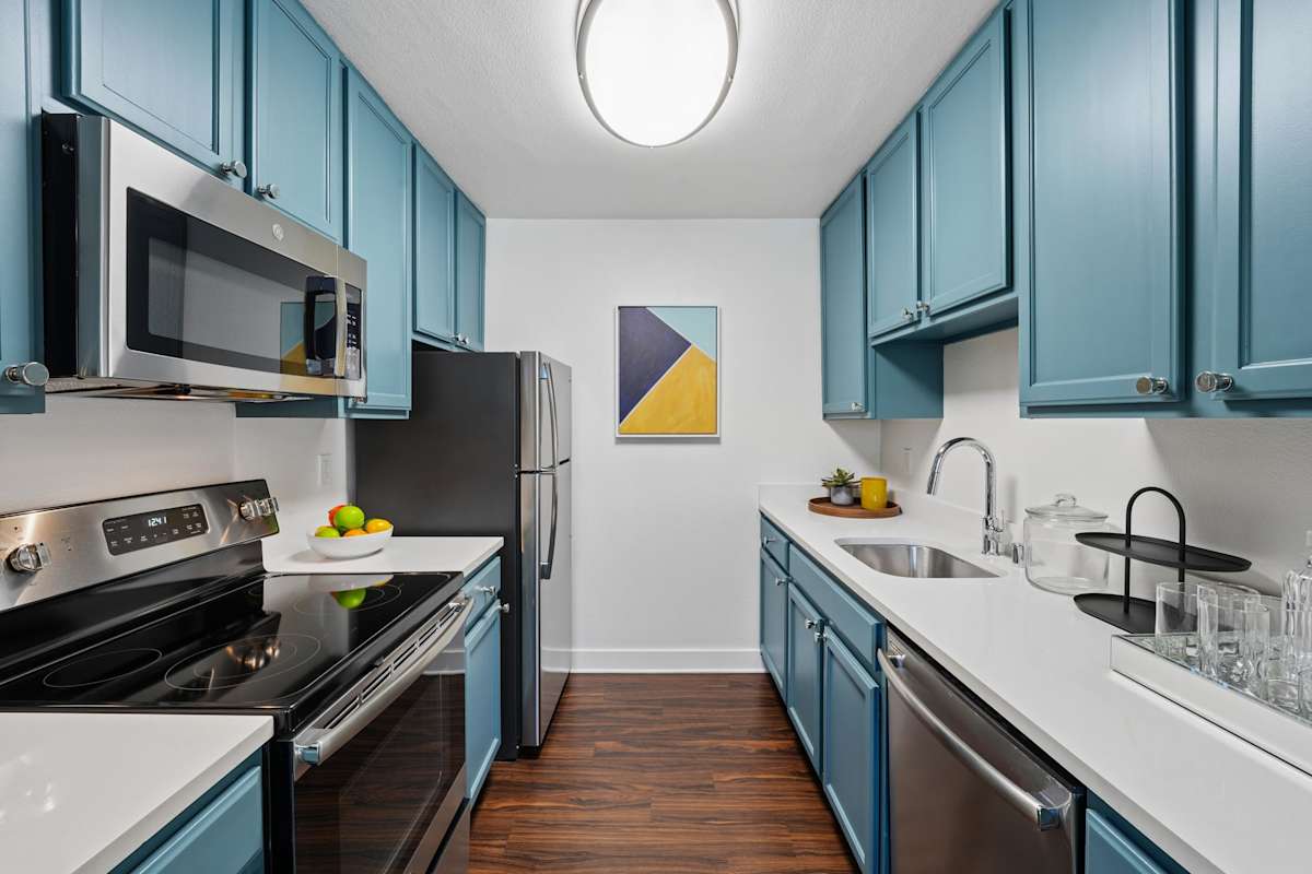 Peartree Apartments kitchen interior - Sunnyvale, CA