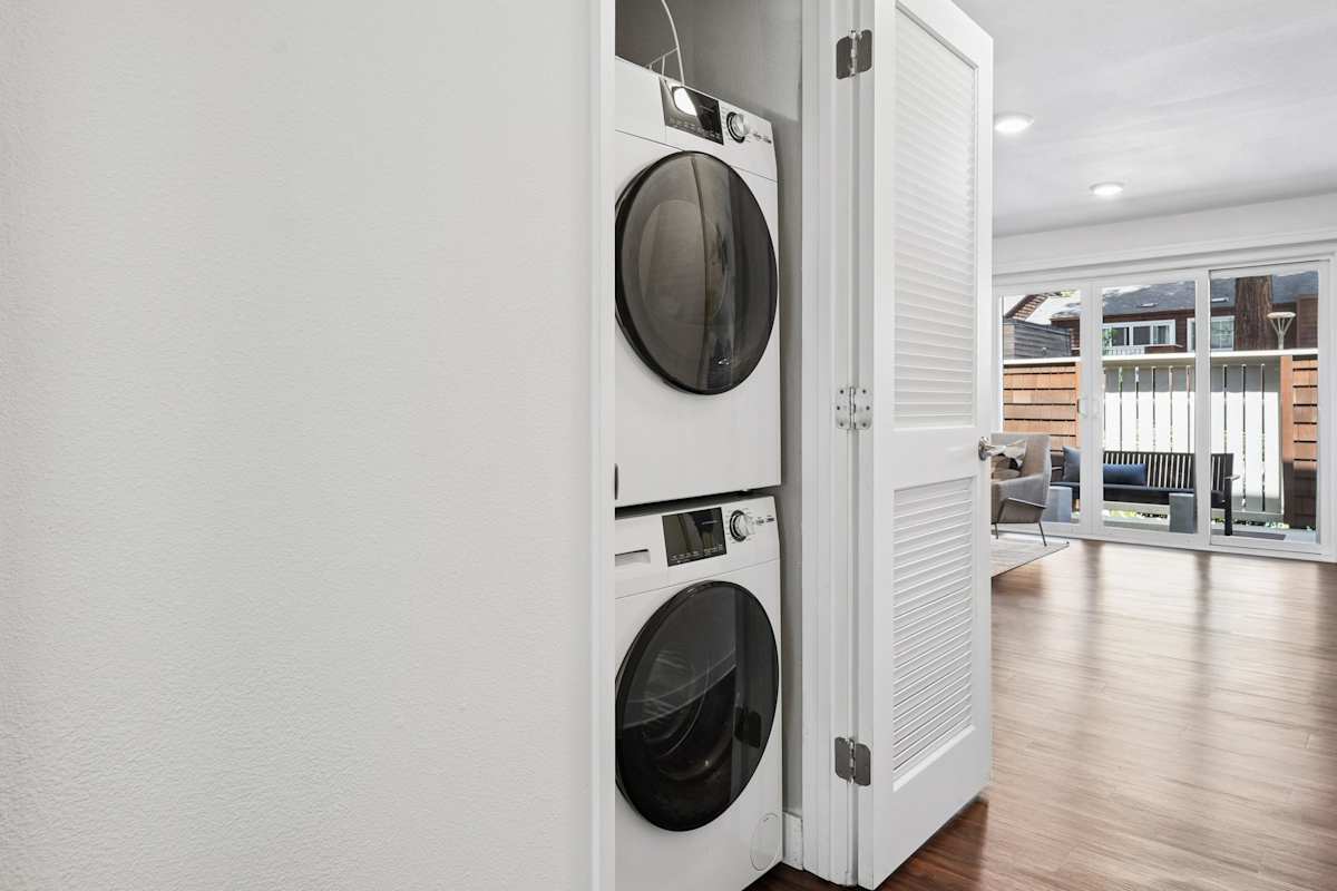 Peartree Apartments in-home washer and dryer - Sunnyvale, CA