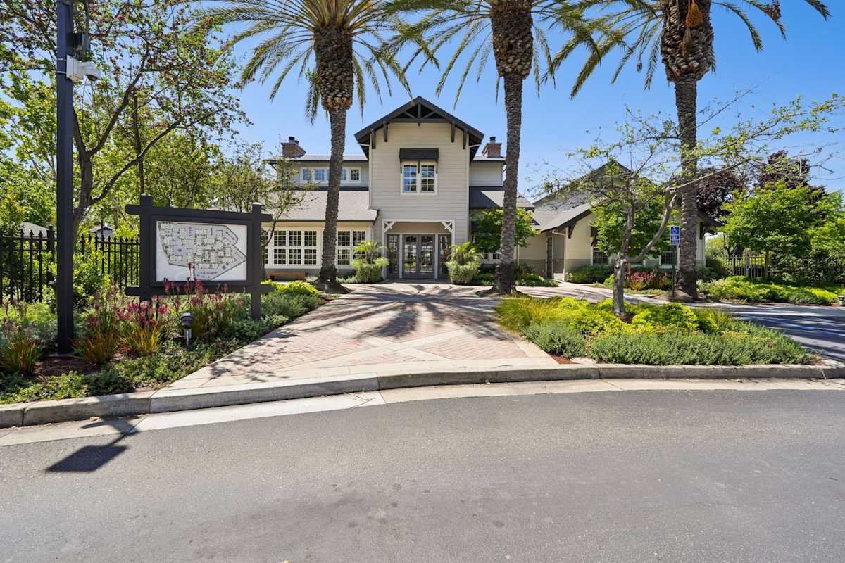 The Presidio Apartments building entrance - Fremont, CA