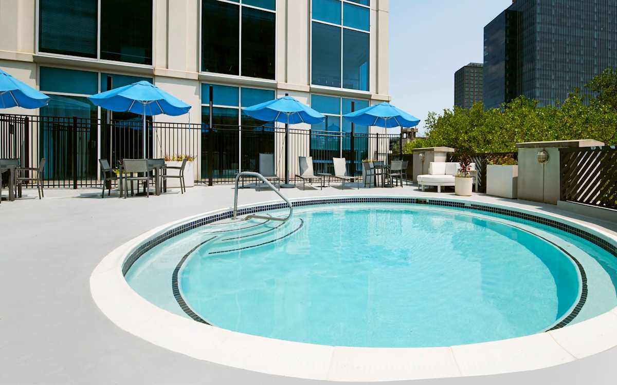 The Promenade at Harbor East outdoor pool - Baltimore, MD