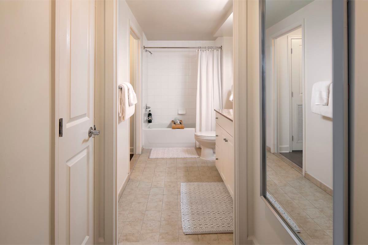 Spinnaker Bay at Harbor East apartment bathroom finishes - Baltimore, MD