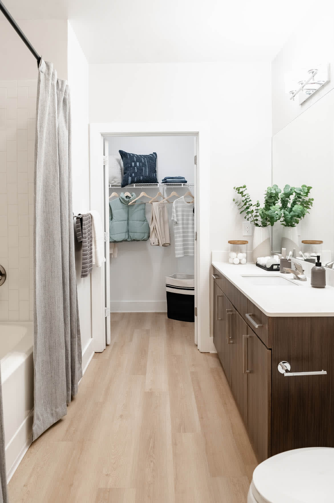 Steelworks apartment bathroom - Atlanta, GA