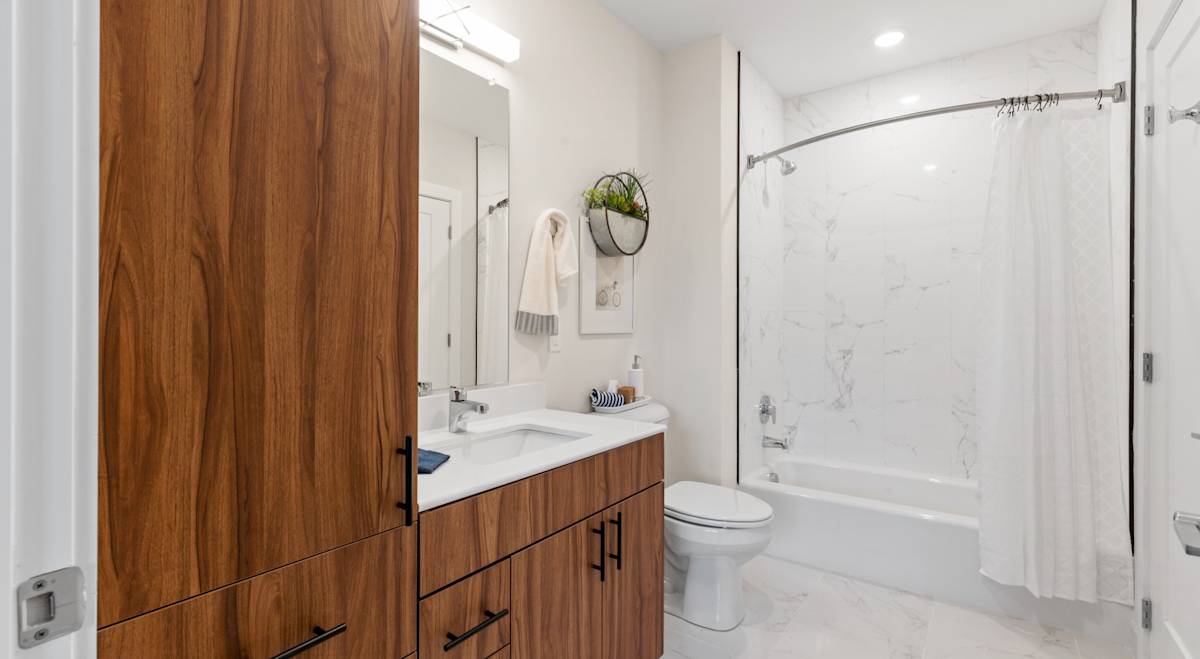The Grant apartment bathroom - Bala Cynwyd, PA