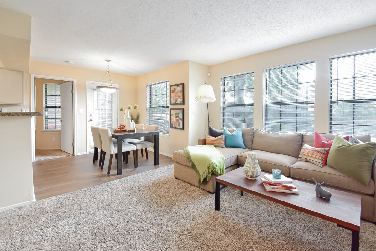 Apartments Jeffersontown KY Park Laureate Apartments