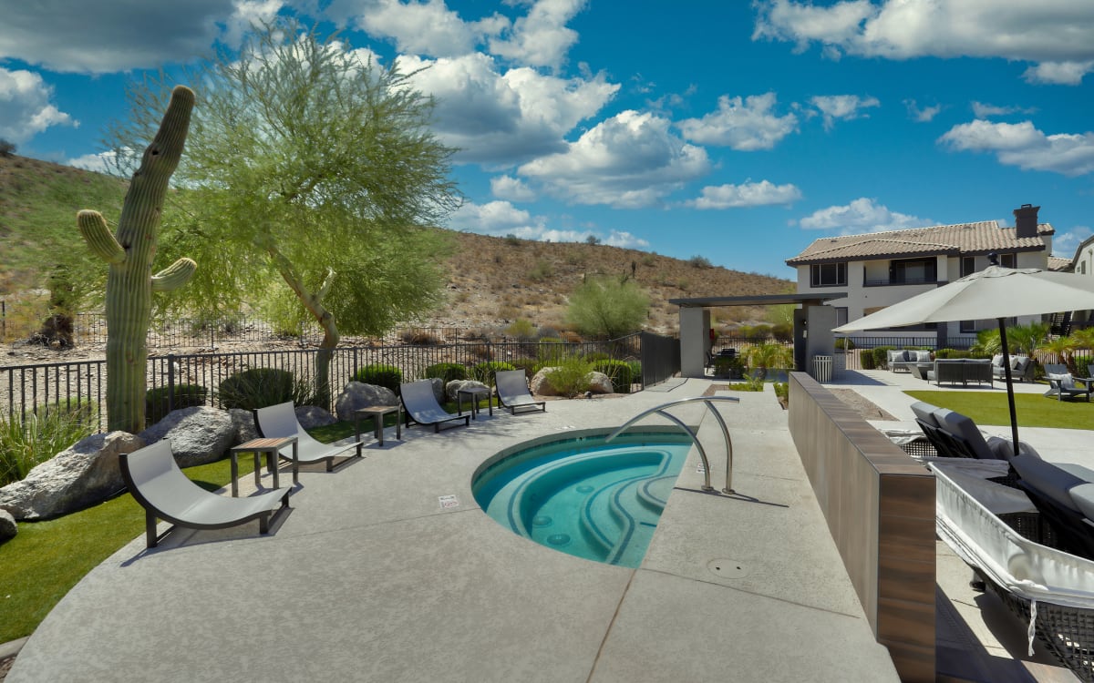 Spa and hot tub at Mountainside.