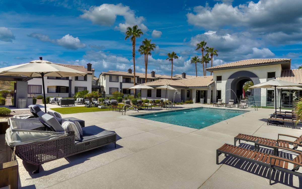 Pool and poolside area at Mountainside.