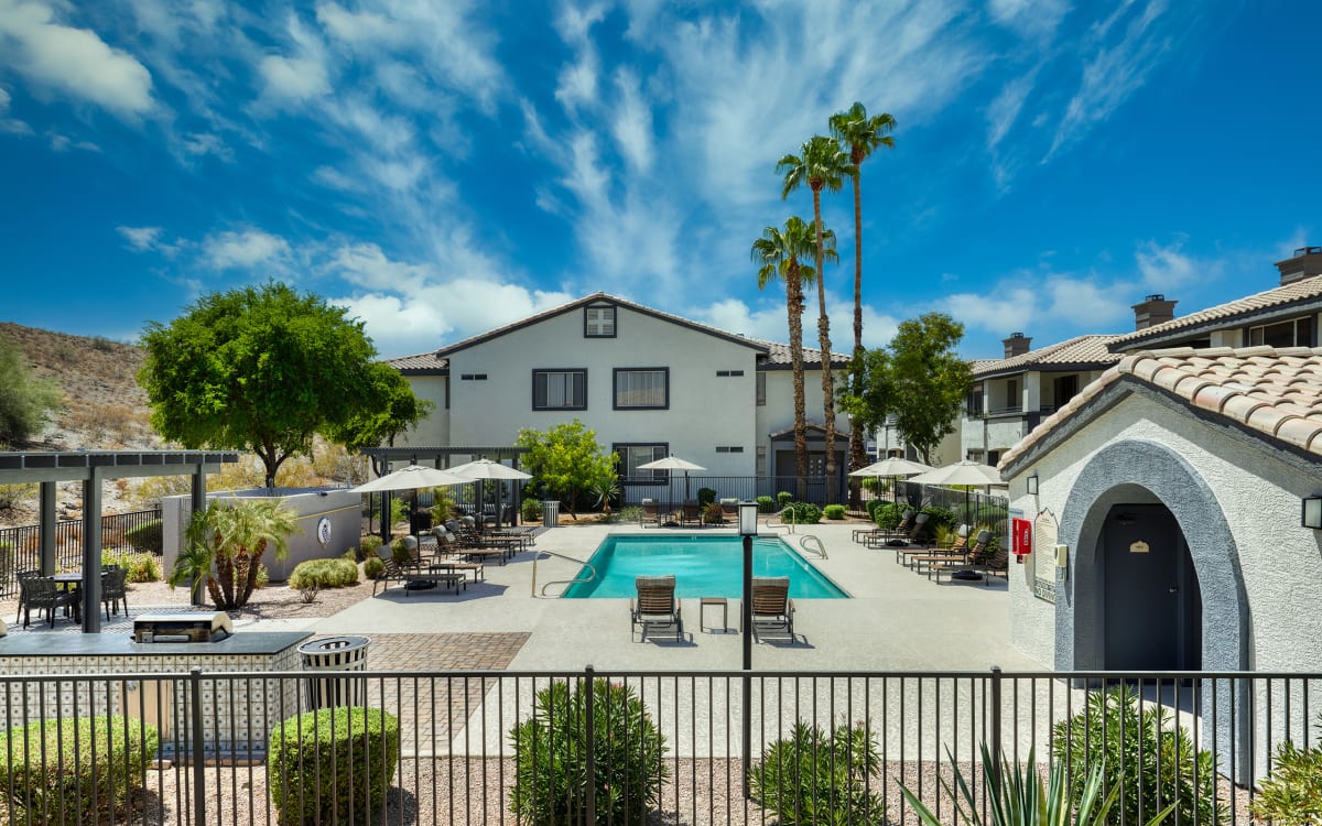 Pool and poolside area at Mountainside.