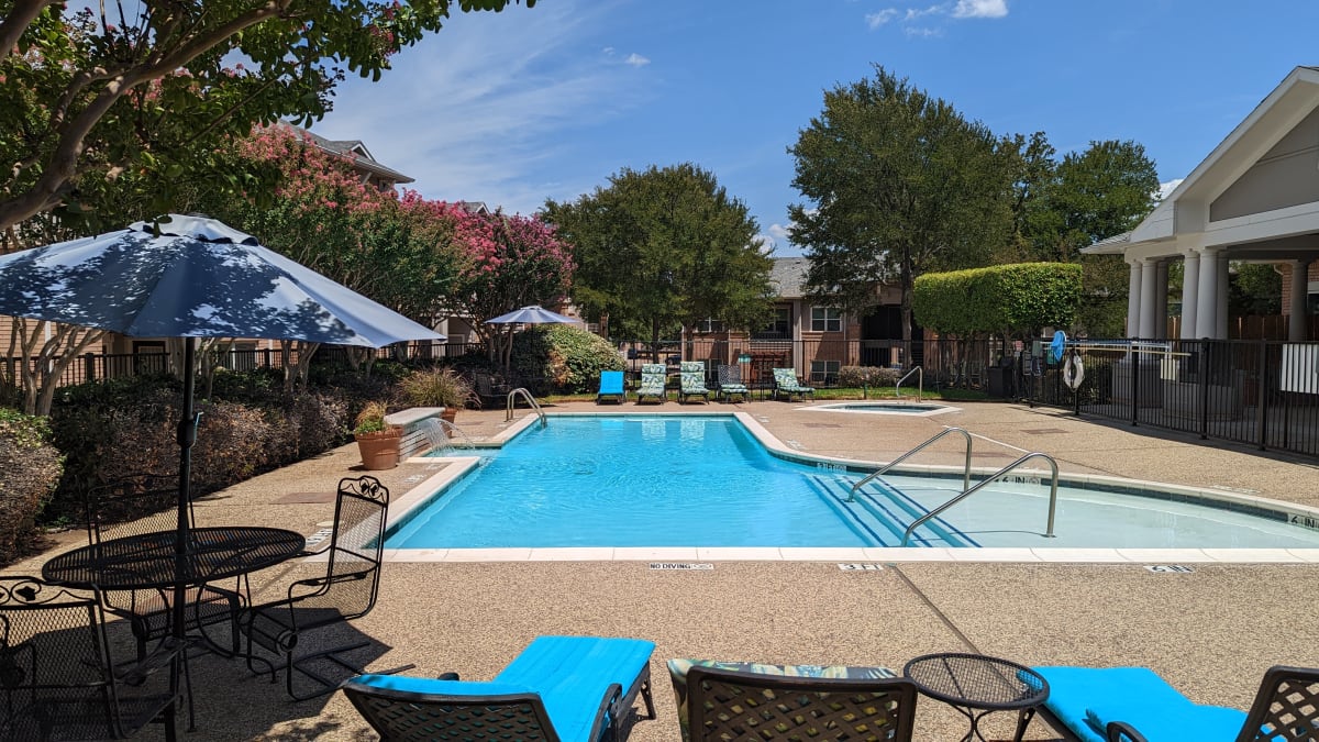 Photos and Video of Silverleaf Apartments in Ft Worth, TX