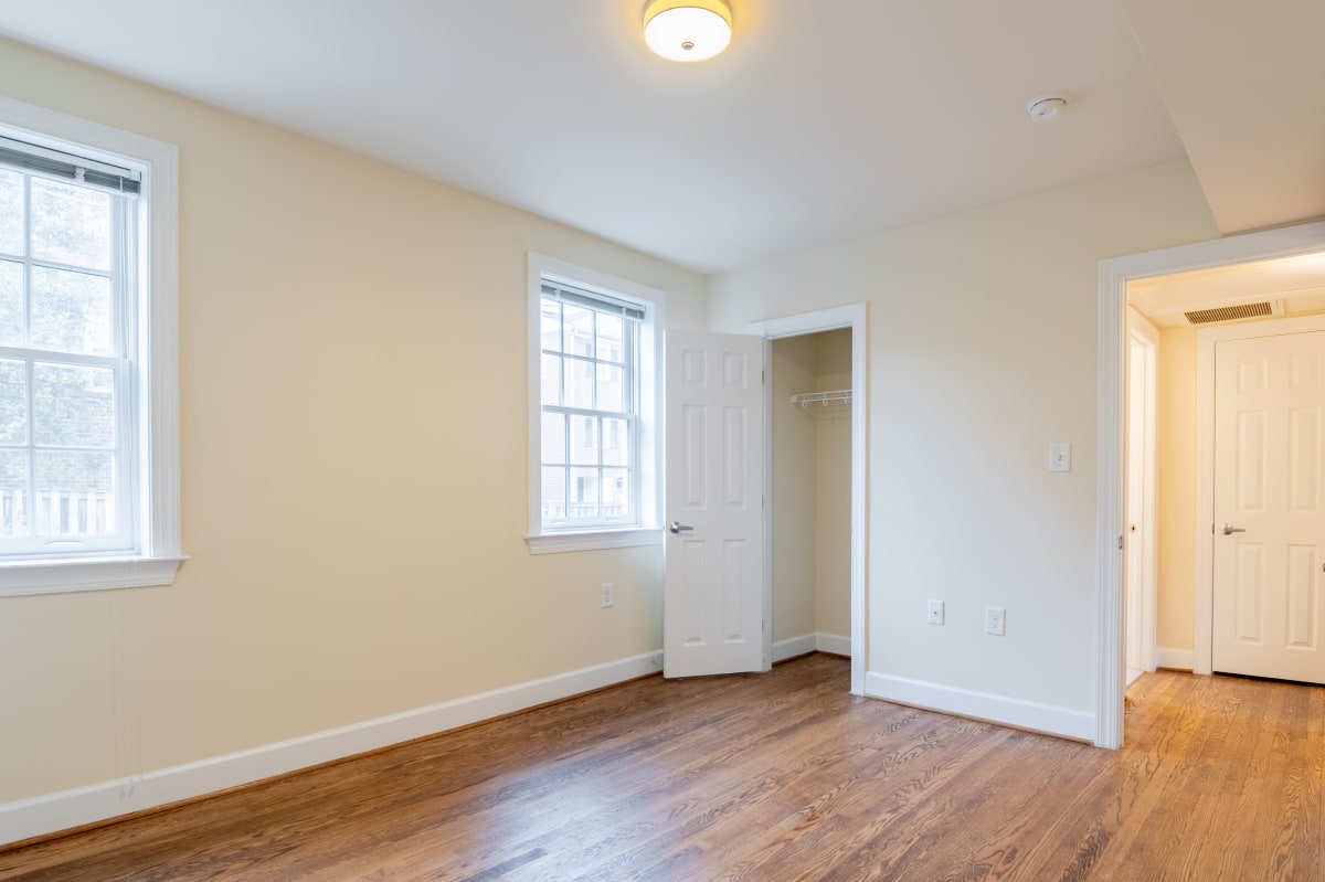 Photos and Video of Clarendon Court in Arlington VA