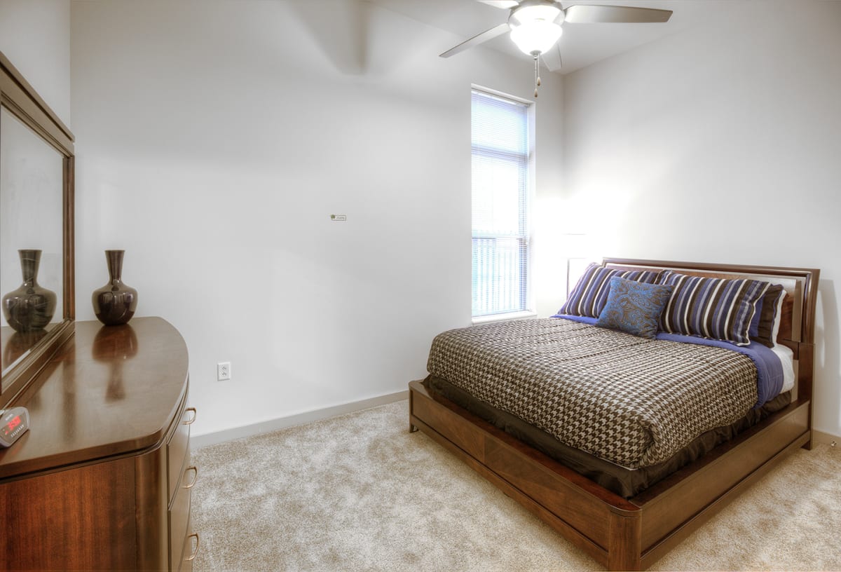 Photos and Video of North Sarah Apartments in St. Louis, MO