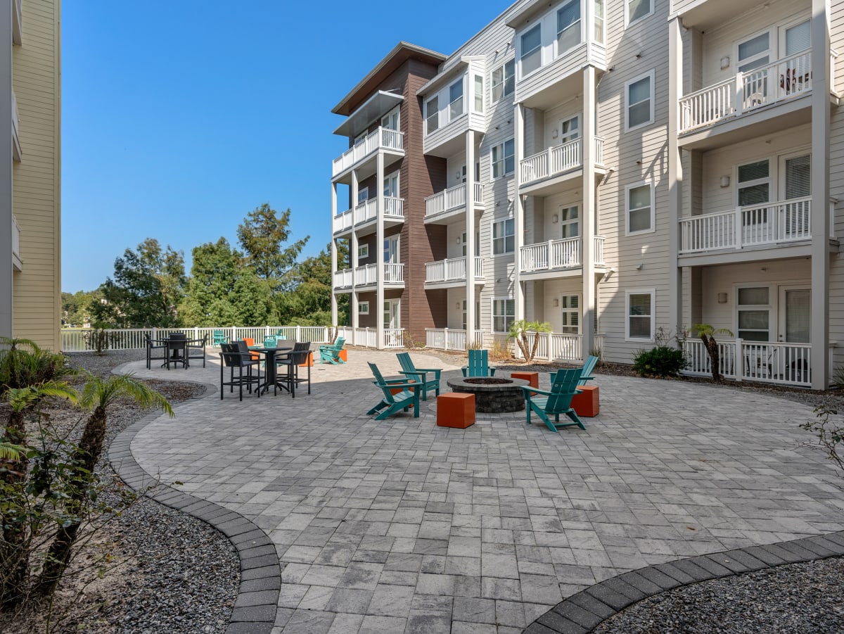 Jacksonville Loft Apartments | Lake Lofts Deerwood